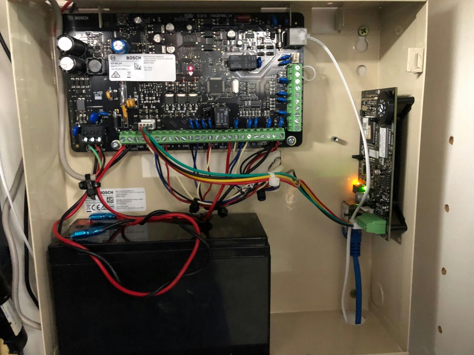 Modern Security System For A Ringwood Home Mr Antenna